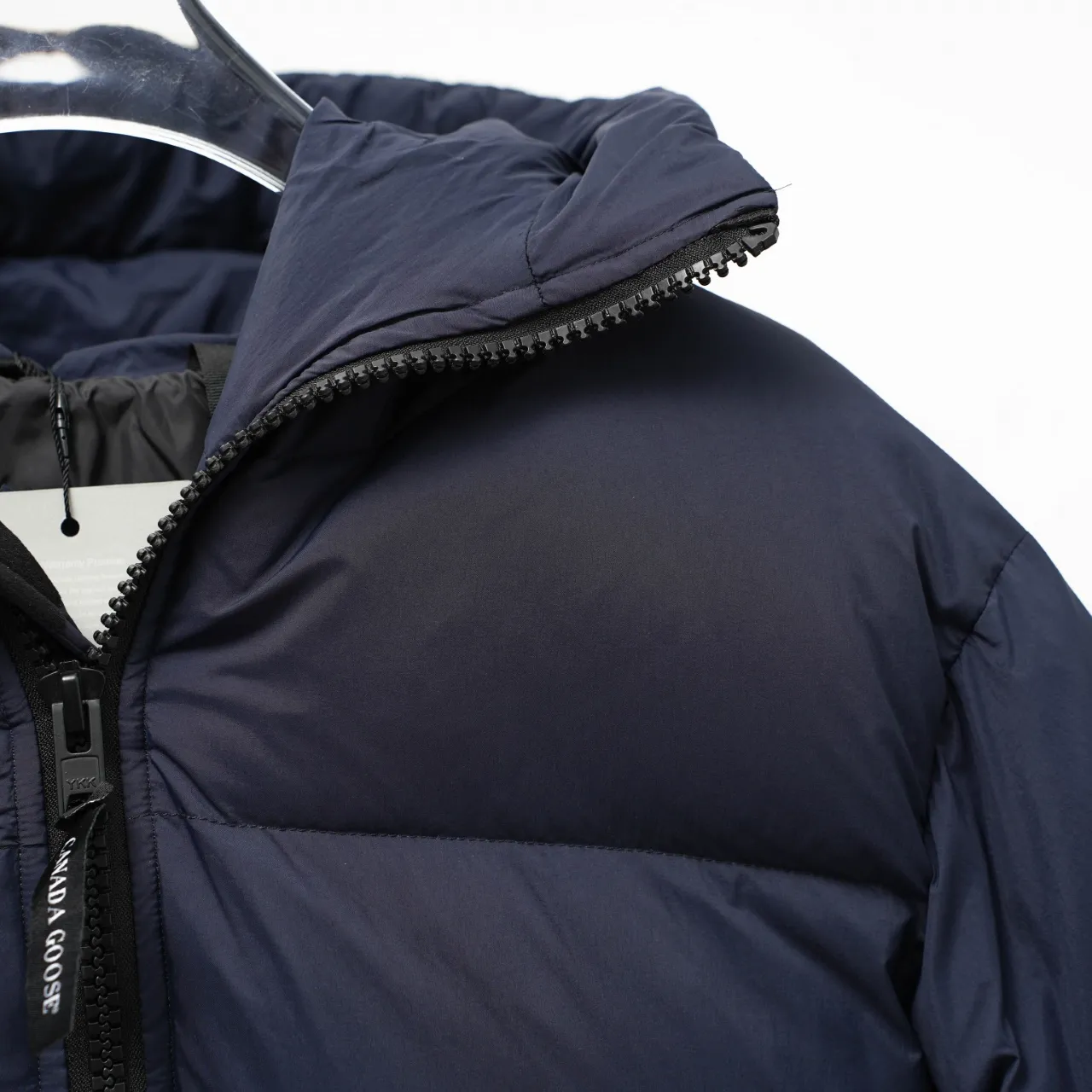 P940 CANADA GOOSE丨Canada Goose 2801 armband mid-length hooded down jacket Color: Dark Blue Size: XS-XXL